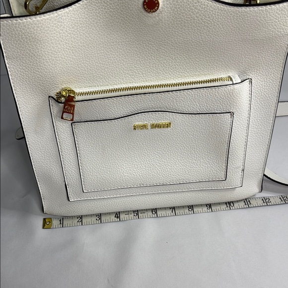 Steve Madden Cream Crossbody Bag with Gold Details - Picture 4 of 8